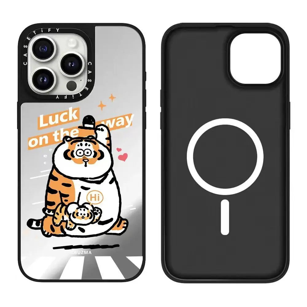 The Obese Little Tiger Series iPhone16promax phone case is compatible for iPhone15/14/13 mirror finishes.